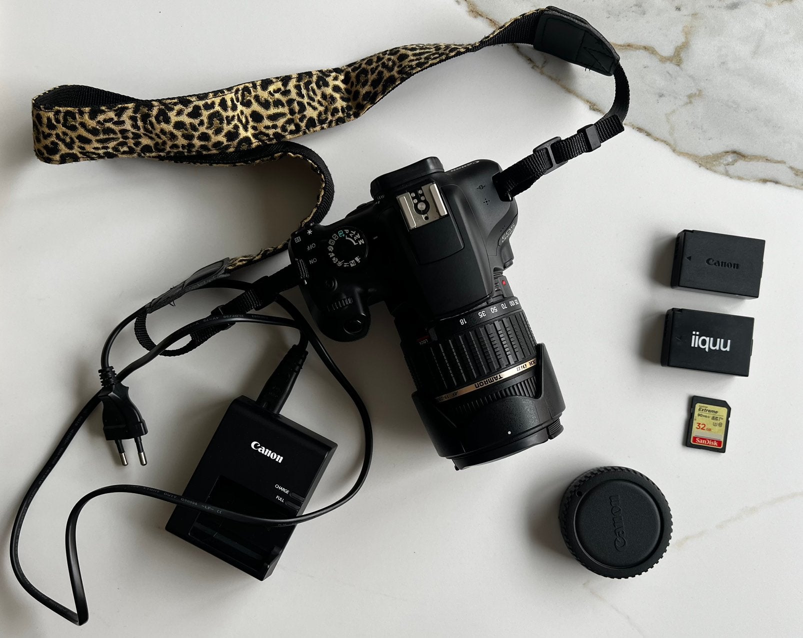 Canon EOS 1300D met Tamron lens, Spiegelreflex, Canon, Ophalen of Verzenden, Zo goed als nieuw