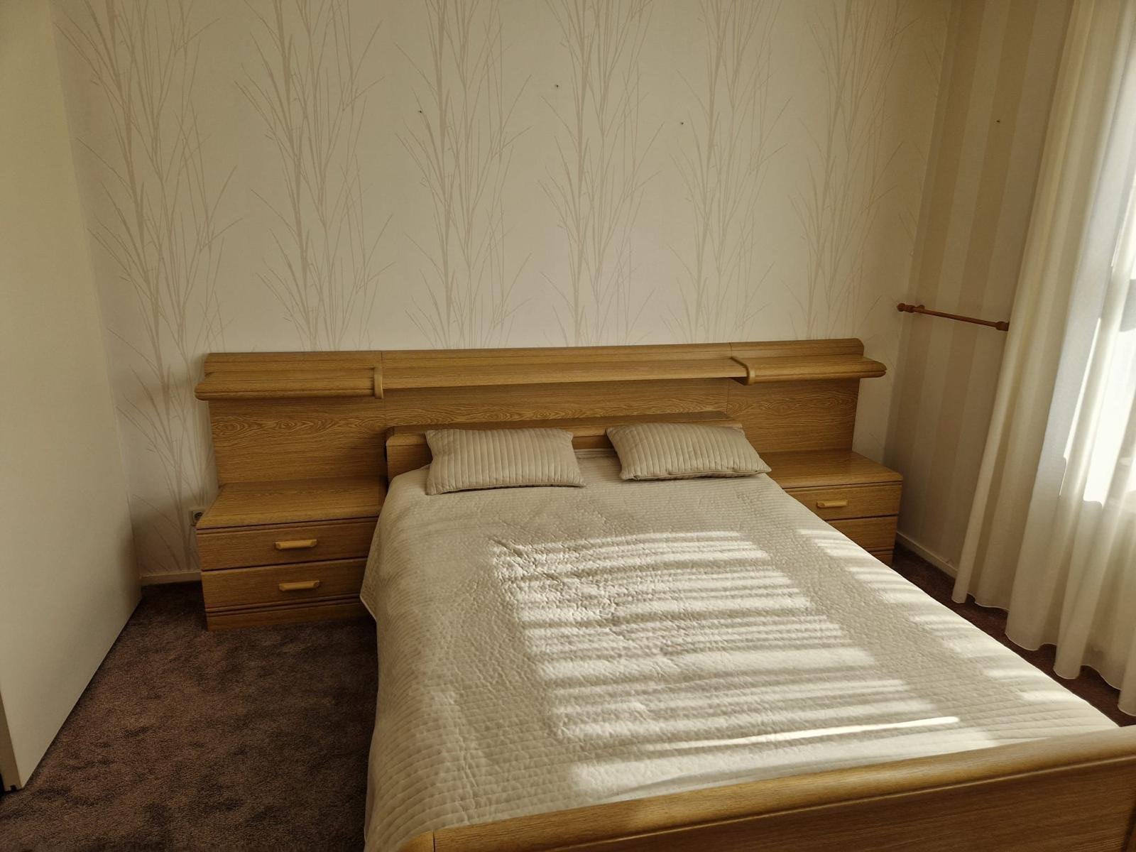 Twee perssonsbed met kaptafel Gratis afhalen in Haaksbergen, Huis en Inrichting, Ophalen, Zo goed als nieuw, Tweepersoons