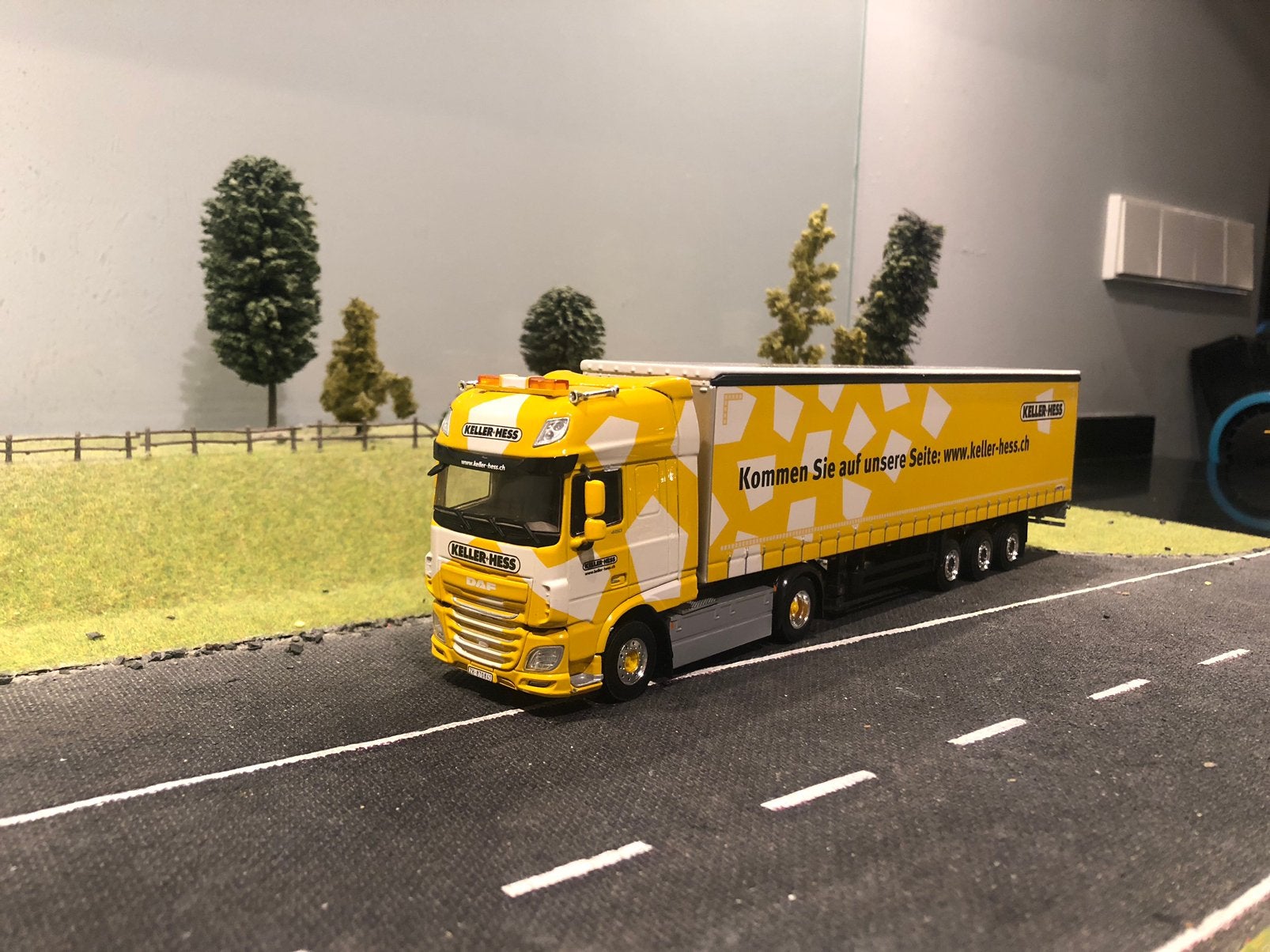 Daf XF106 met tautliner van Keller Hess, Ophalen of Verzenden, Zo goed als nieuw, Bus of Vrachtwagen, Wsi