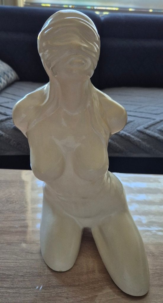 Groot Art Deco stijl beeld van een vrouw., Antiek en Kunst, Ophalen of Verzenden