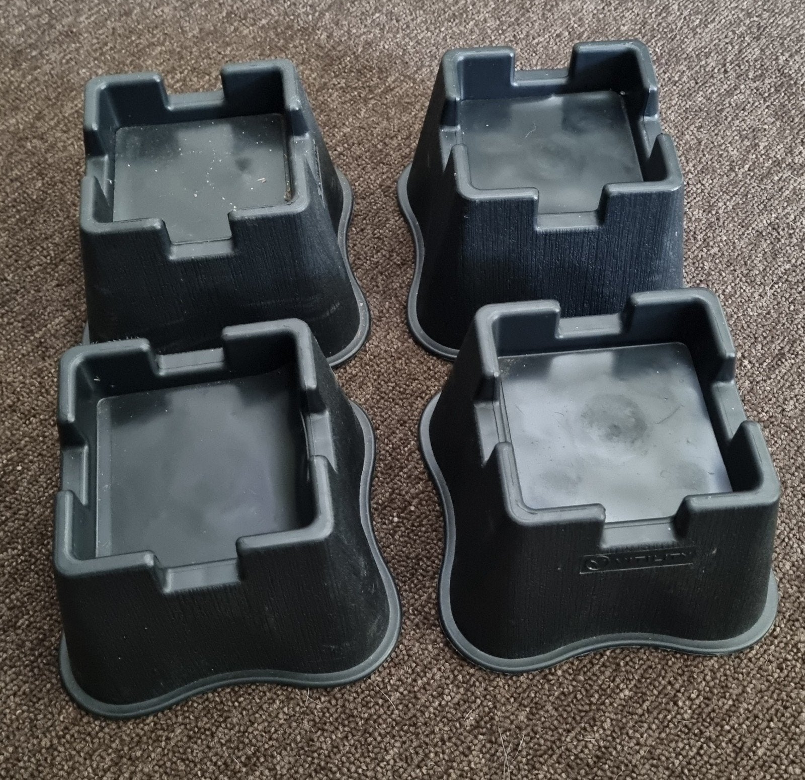 Tafel/bedverhogers 10 cm hoog (set van 4), Ophalen of Verzenden, Gebruikt