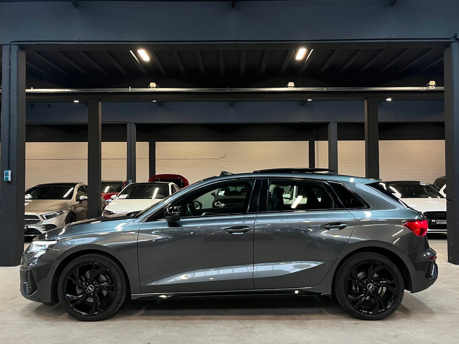 Audi A3 Sportback 35 TFSI Mild-Hybrid S Line Pano/Sfeerverl/, Auto's, Zwart, 4 cilinders, 150 pk, Leder en Stof