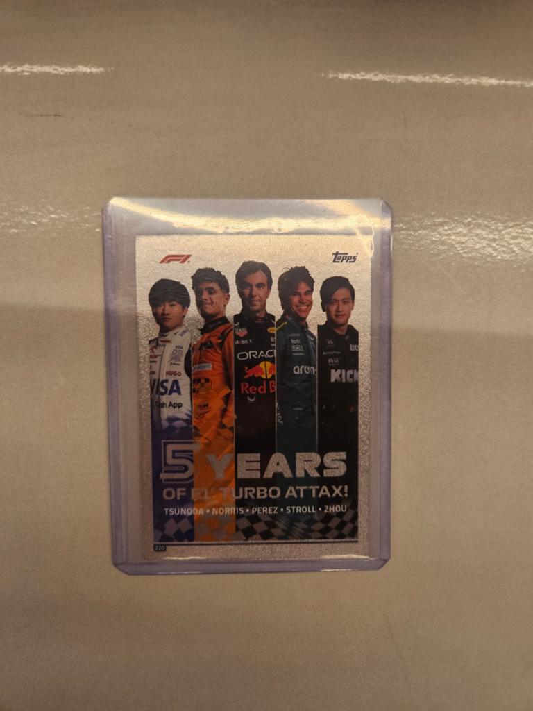 220 5 years topps turbo attax f1 2024 perez norris zhou yuki, Ophalen of Verzenden, Nieuw, Plaatje