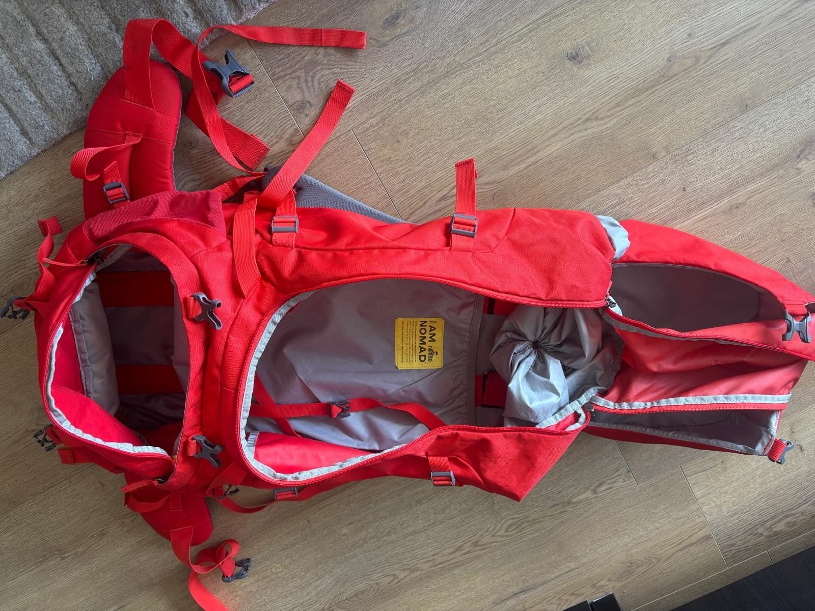Nomad Trekking Rugzak Rood - Ideaal voor Avontuur, Ophalen, Zo goed als nieuw, Trekking, 60 cm of meer