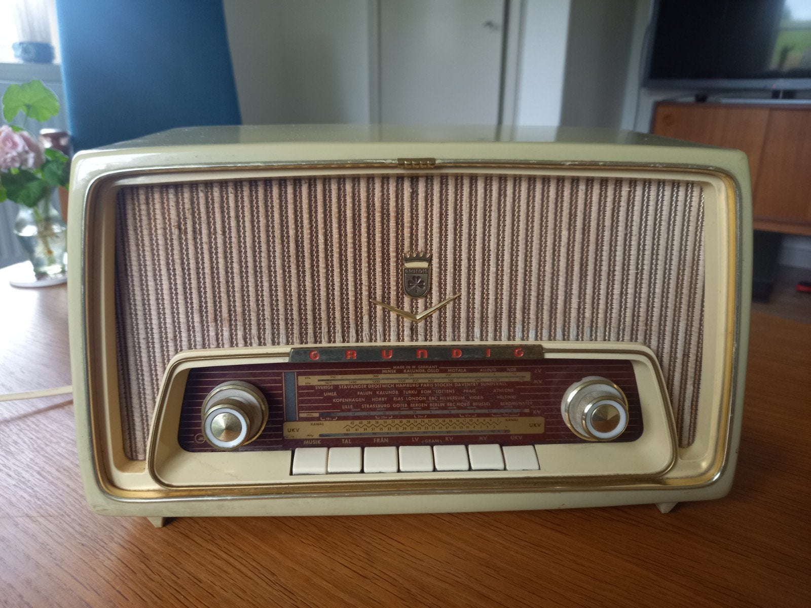 Grundig 97S buizenradio jaren 50/60  NB: werkt niet., Ophalen of Verzenden, Niet werkend, Radio