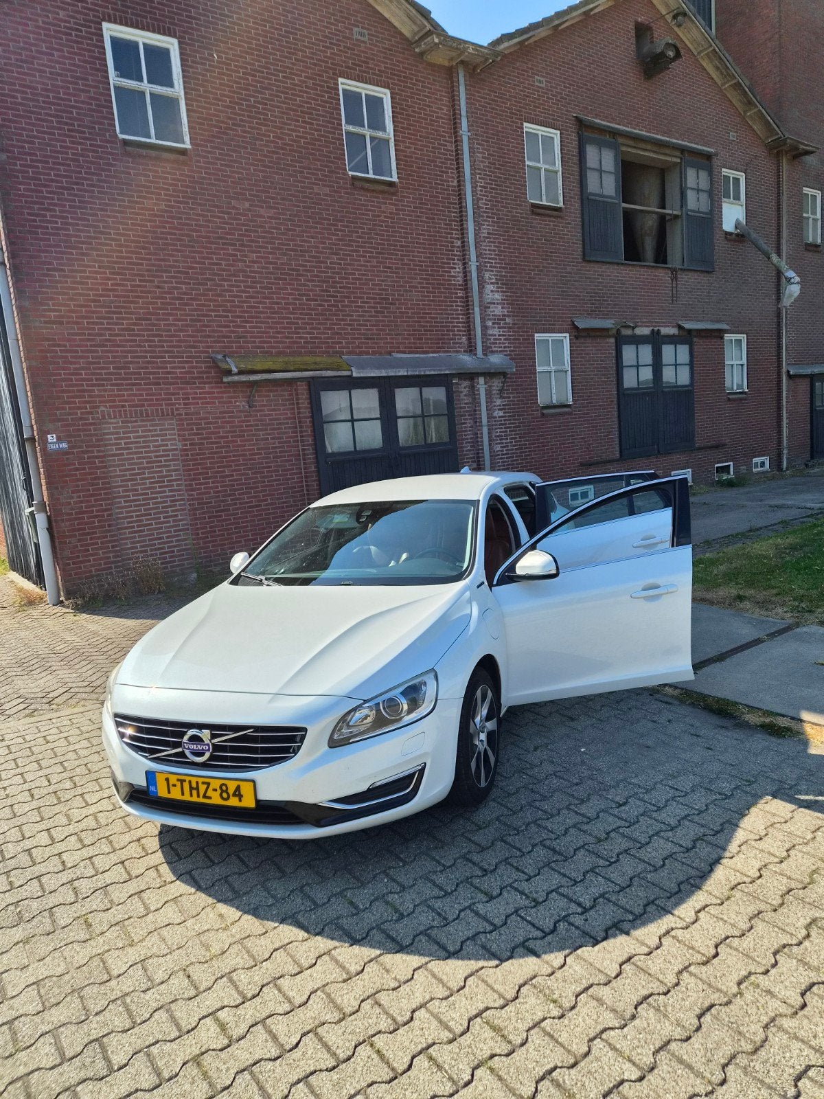 Volvo V60 D6 dealeronderhouden, Auto's, Volvo, 1849 kg, 1800 kg, Wit, Particulier