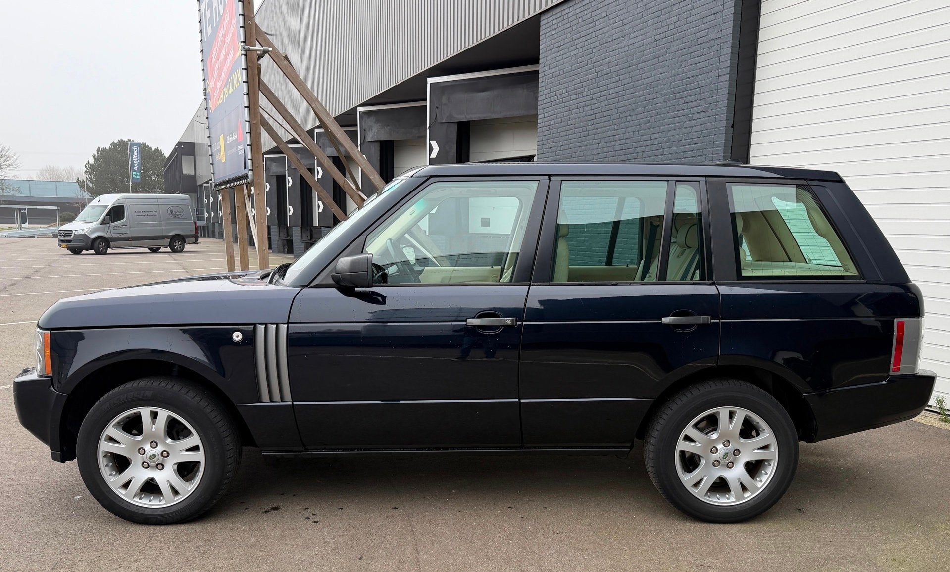 Land Rover Range Rover 4.4 V8 Vogue PANO/VOLO-H/LEDER/STUUR/, Auto's, Land Rover, Automaat, Gebruikt, 4394 cc, Leder