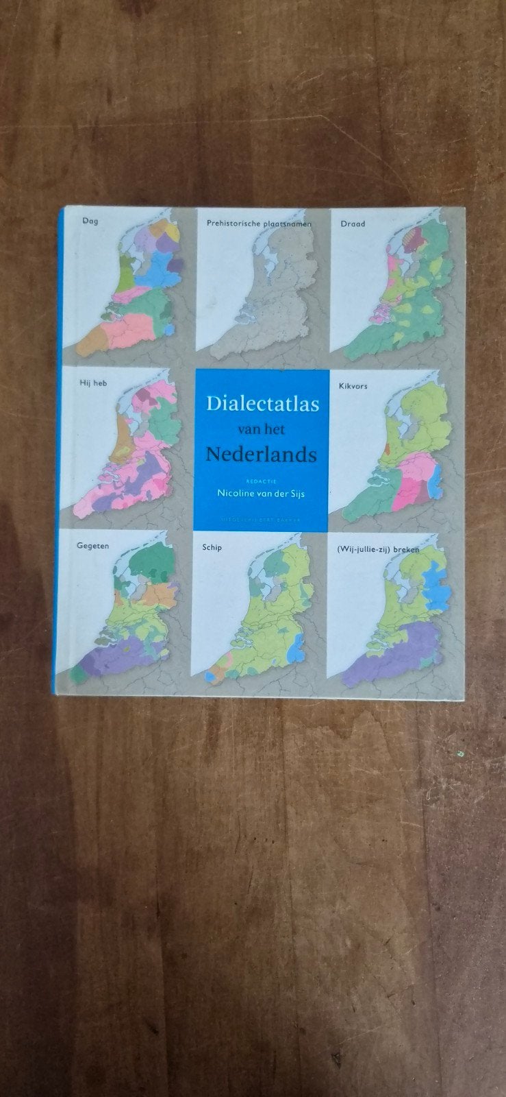 Dialectatlas van het Nederlands - Nicoline van der Sijs, Boeken, Non-fictie, Nederlands, Zo goed als nieuw, Nicoline van der Sijs