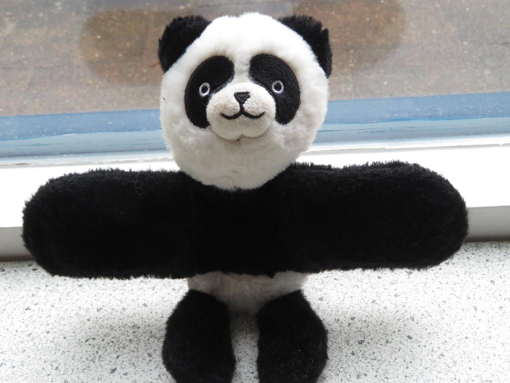 Pandabeer panda van Hema klaparmband zwart wit velours, Kinderen en Baby's, Speelgoed | Knuffels en Pluche, Hema, Beer, Ophalen of Verzenden