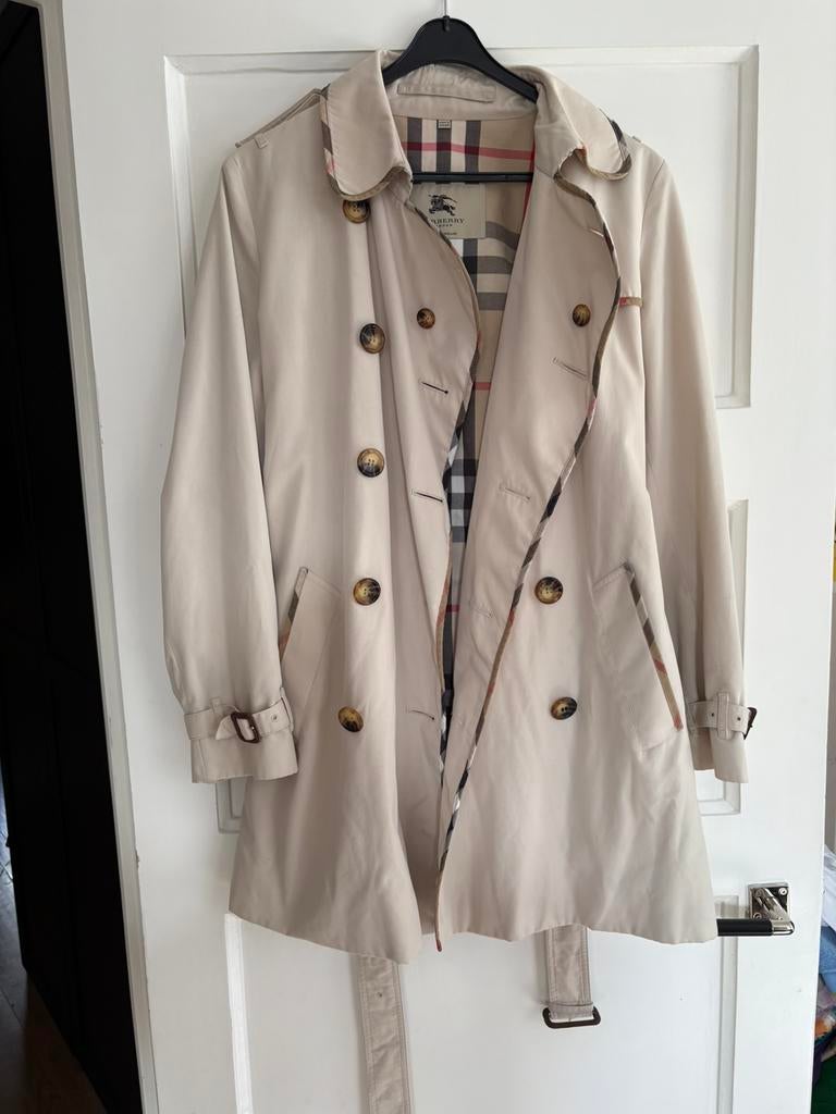 Prachtige tijdloze Trenchcoat van Burberry maat M, Ophalen of Verzenden, Zo goed als nieuw, Maat 38/40 (M), Beige
