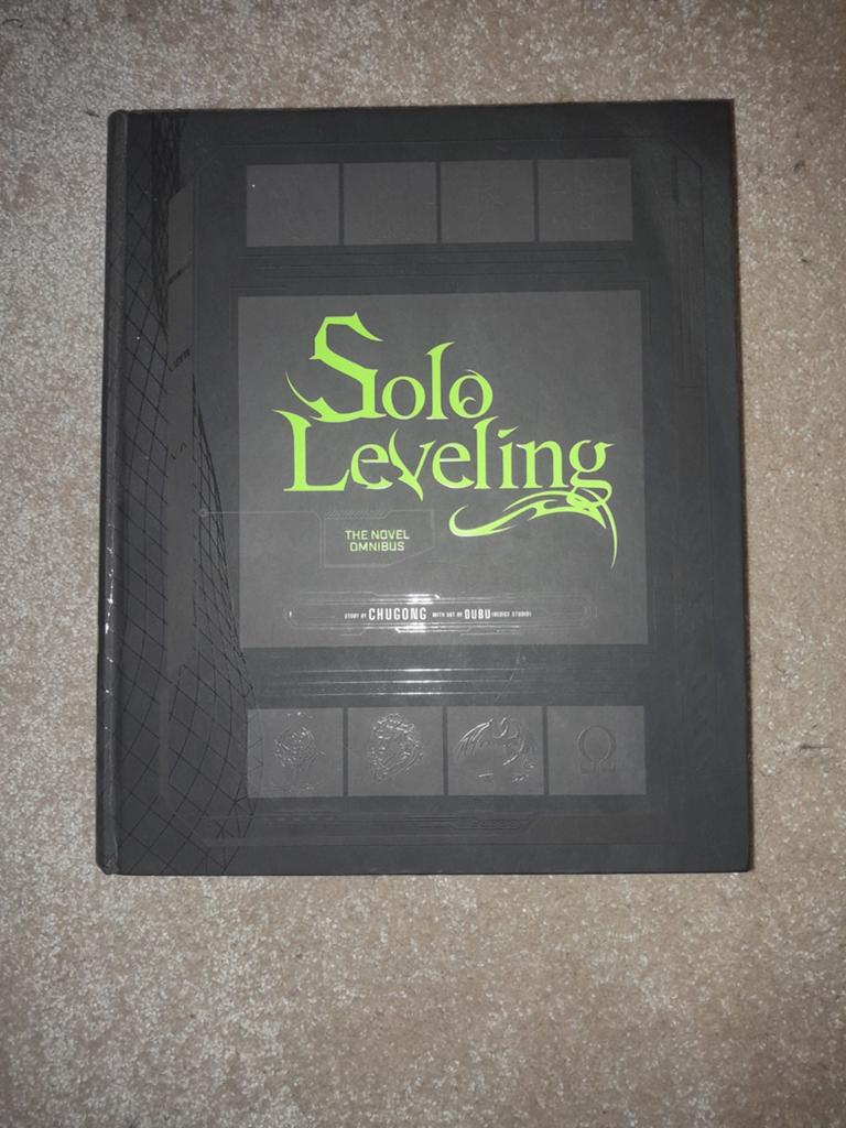 Solo Leveling novel omnibus (engels), Ophalen of Verzenden, Zo goed als nieuw, Chugong, Amerika
