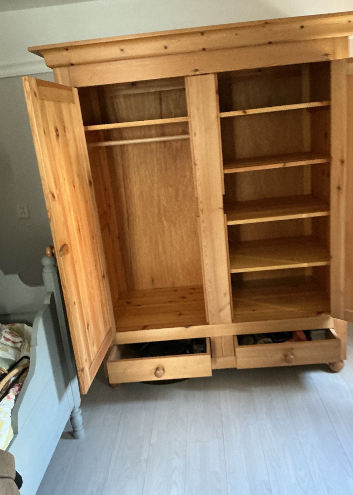 Massief grenen kledingkast met lades en planken, Huis en Inrichting, Ophalen, Gebruikt, 100 tot 150 cm, 200 cm of meer