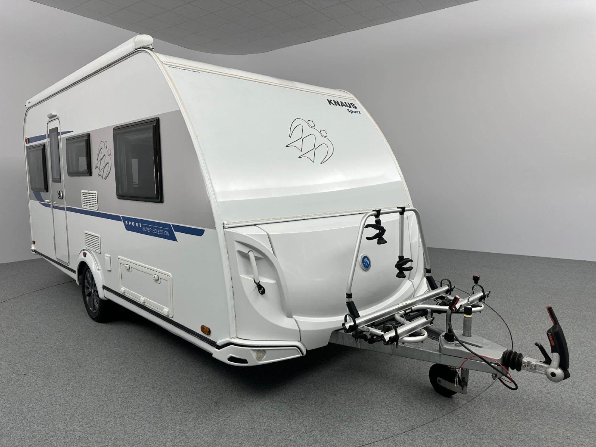 Knaus Sport 460 EU Silver Cassetteluifel Mover Fietsendrager, Caravans en Kamperen, Bedrijf, 4 tot 5 meter, Hordeur, Knaus