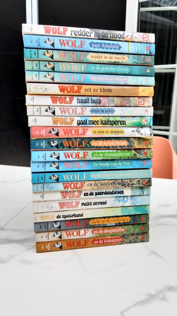 Serie Wolf boeken, Boeken, Ophalen of Verzenden, Zo goed als nieuw