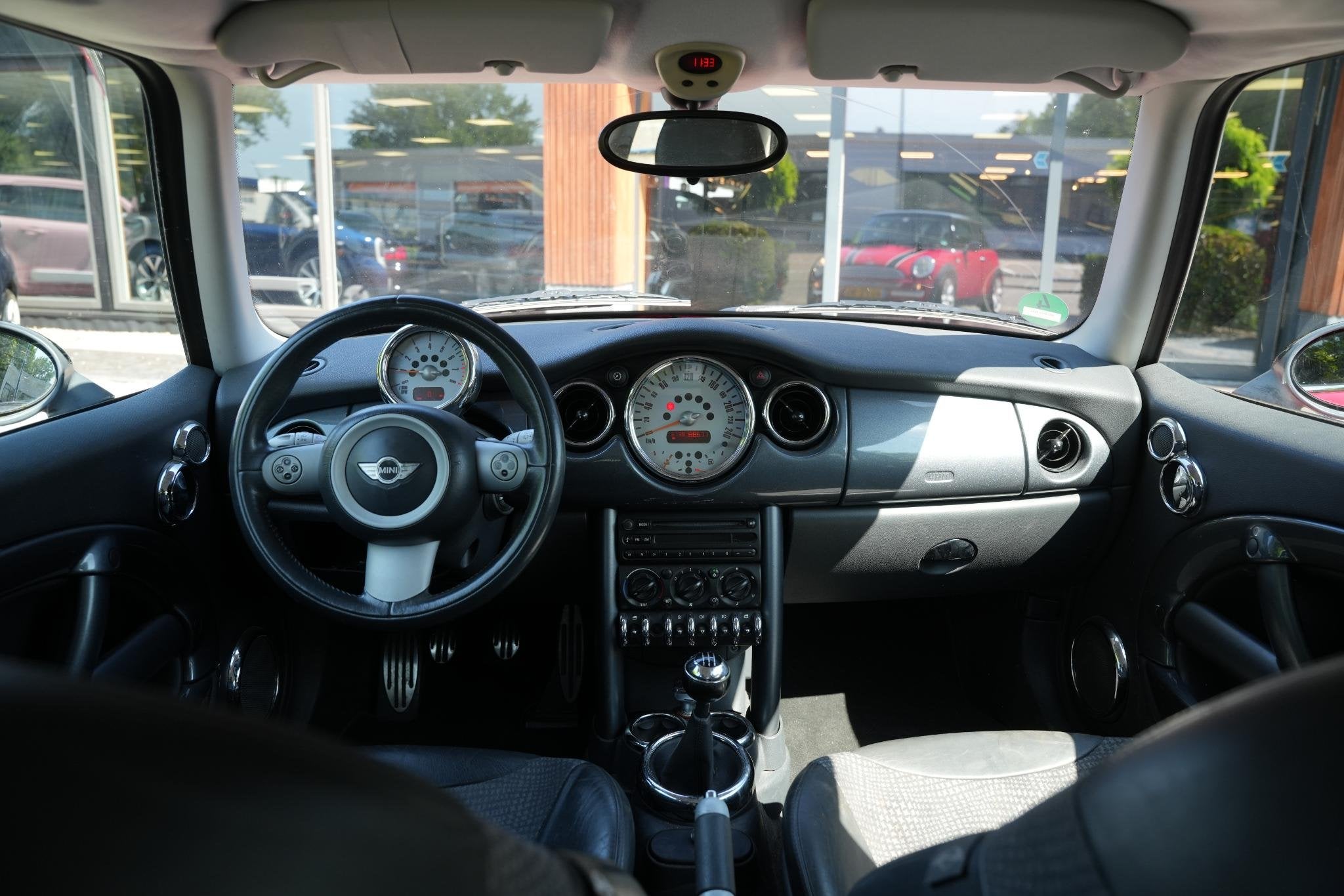 MINI 3-Deurs 1.6 Cooper Chili Airco Cruise Remus, Auto's, Voorwielaandrijving, 15 km/l, Gebruikt, Zwart