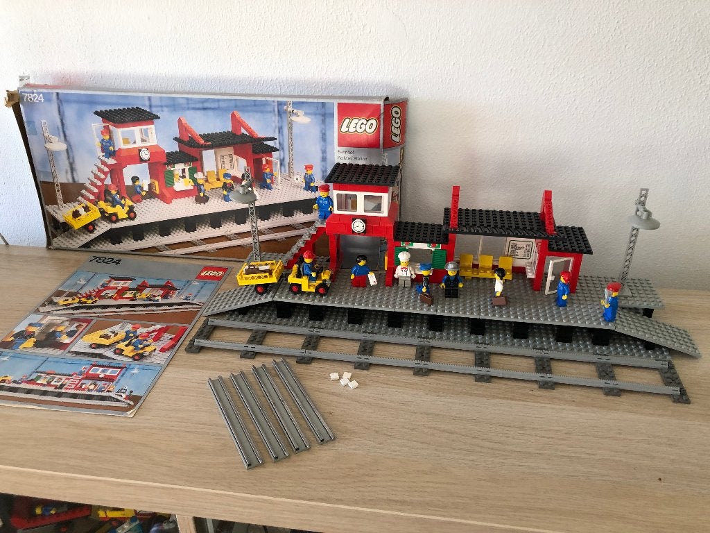 Lego 7824 Station 1983 (met doos), Verzenden, Lego, Compleet, Complete set