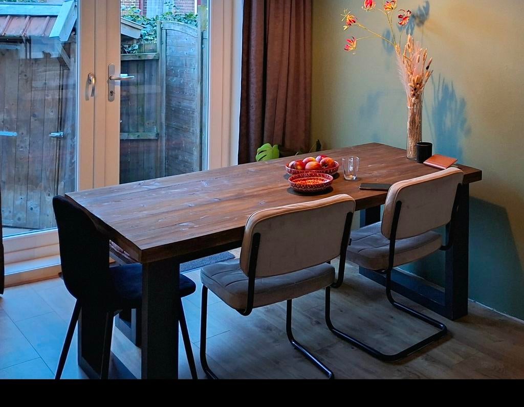 Mooie houten eettafel met bankje, Huis en Inrichting, Ophalen, Gebruikt, 50 tot 100 cm, Vijf personen of meer