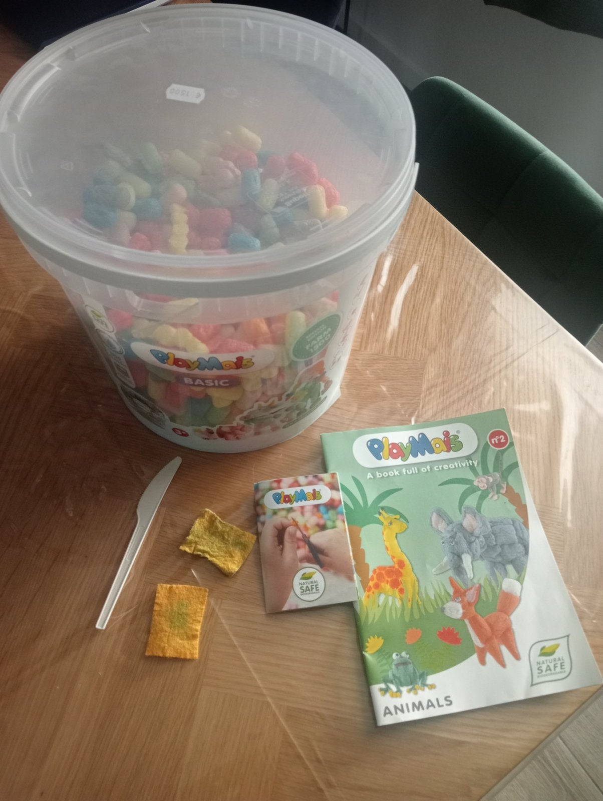 Playmais met voorbeelden emmer, Ophalen of Verzenden, Zo goed als nieuw, Knutselmateriaal