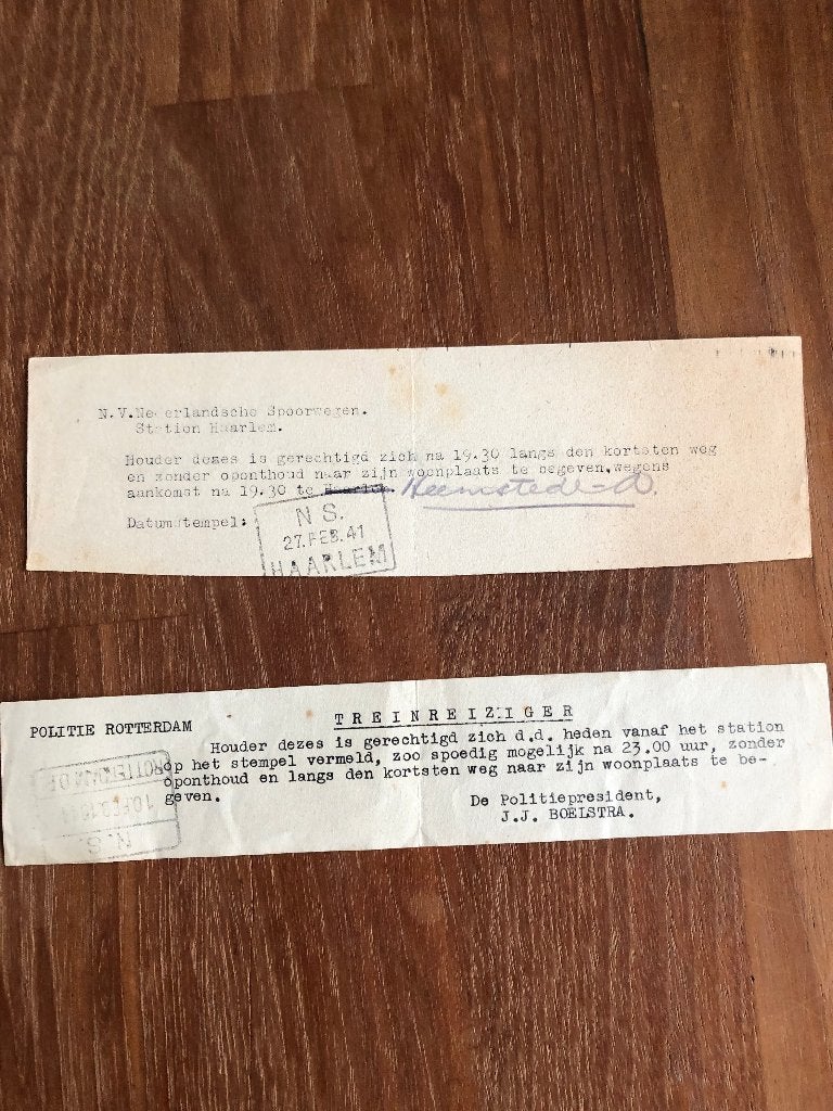 Dagelijks leven 2x 1941 Ned. Spoorwegen. een NS-vergunning, Verzamelen, Ophalen of Verzenden, Overige soorten, Nederland, Overige typen