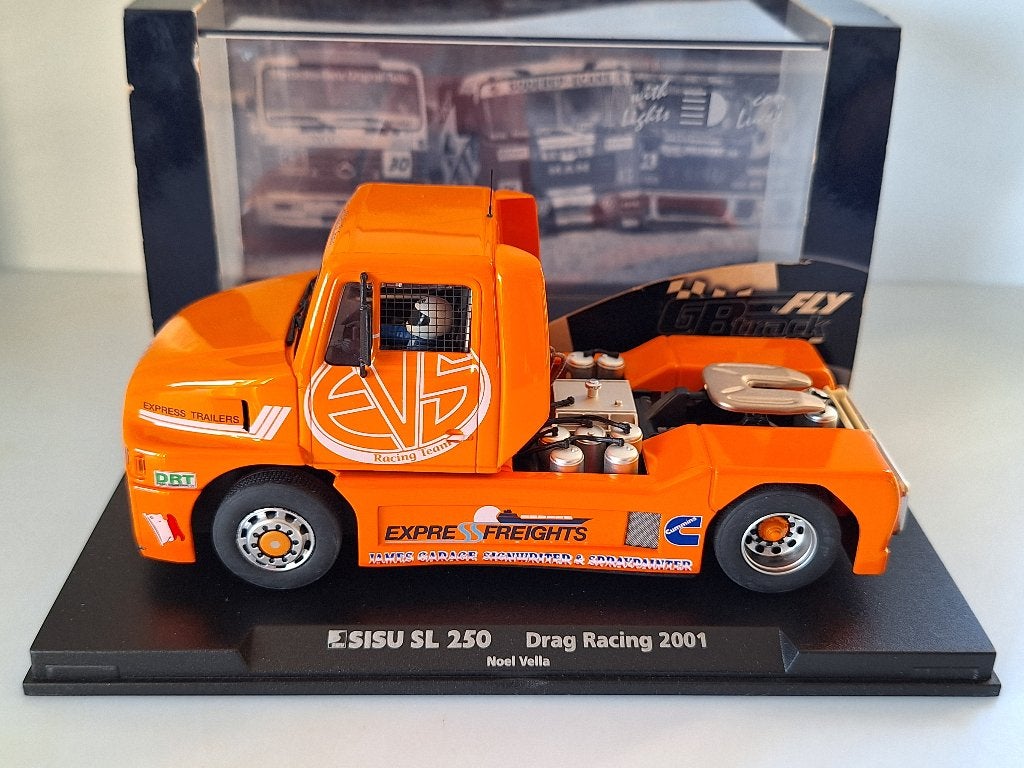 Truck-8 Sisu SL Drag Racing 2001 Ref Nr 08515L Met Licht, Overige merken, Racebaan, Fly, Nieuw