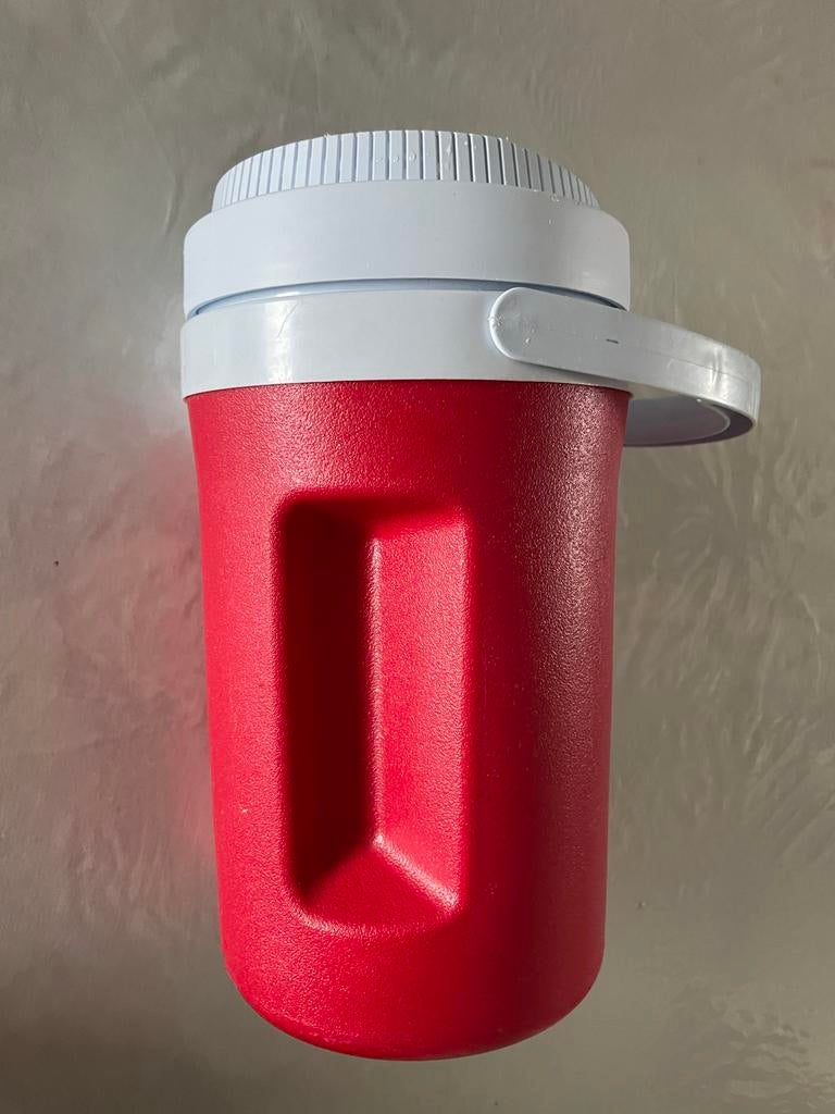 Rubbermaid Koelkan - Rood/Wit - Perfect voor Uitjes, Caravans en Kamperen, Ophalen, Gebruikt