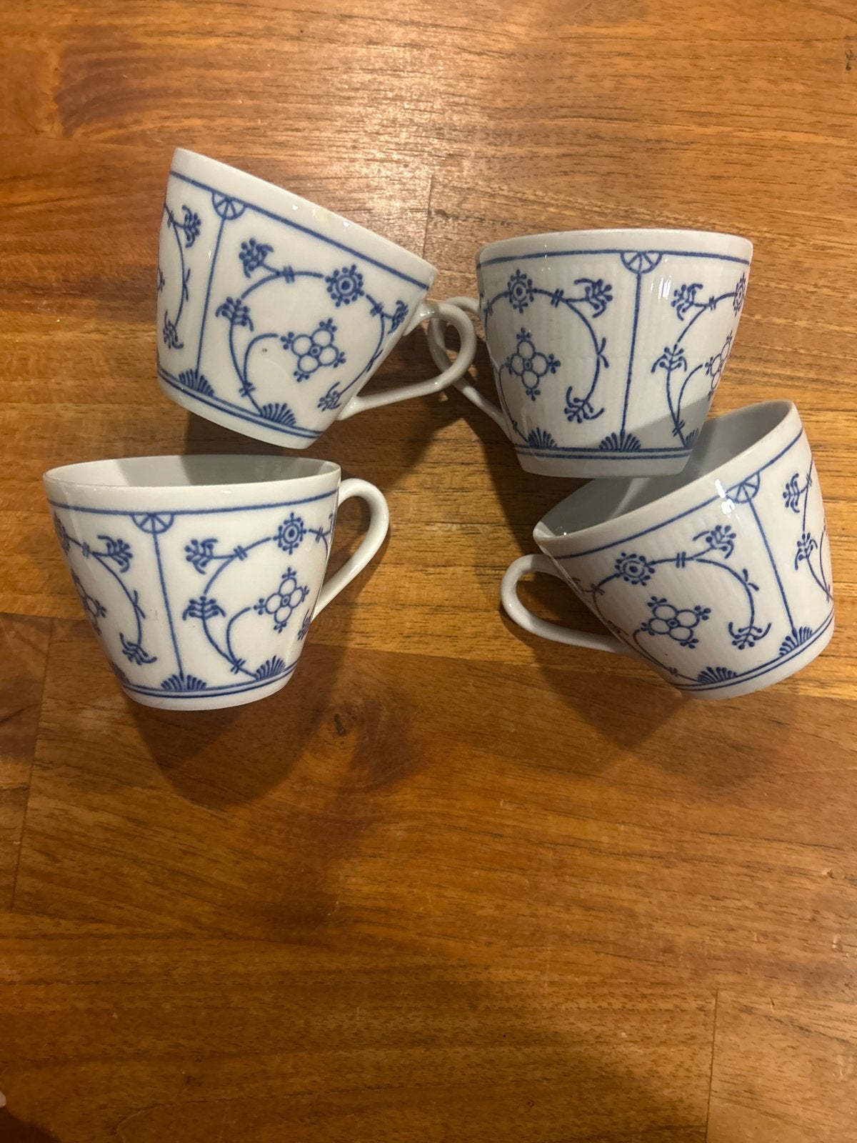 Jäger Eisenberg Original Blau Saks Koffiekopjes en Schotels, Antiek en Kunst, Ophalen of Verzenden