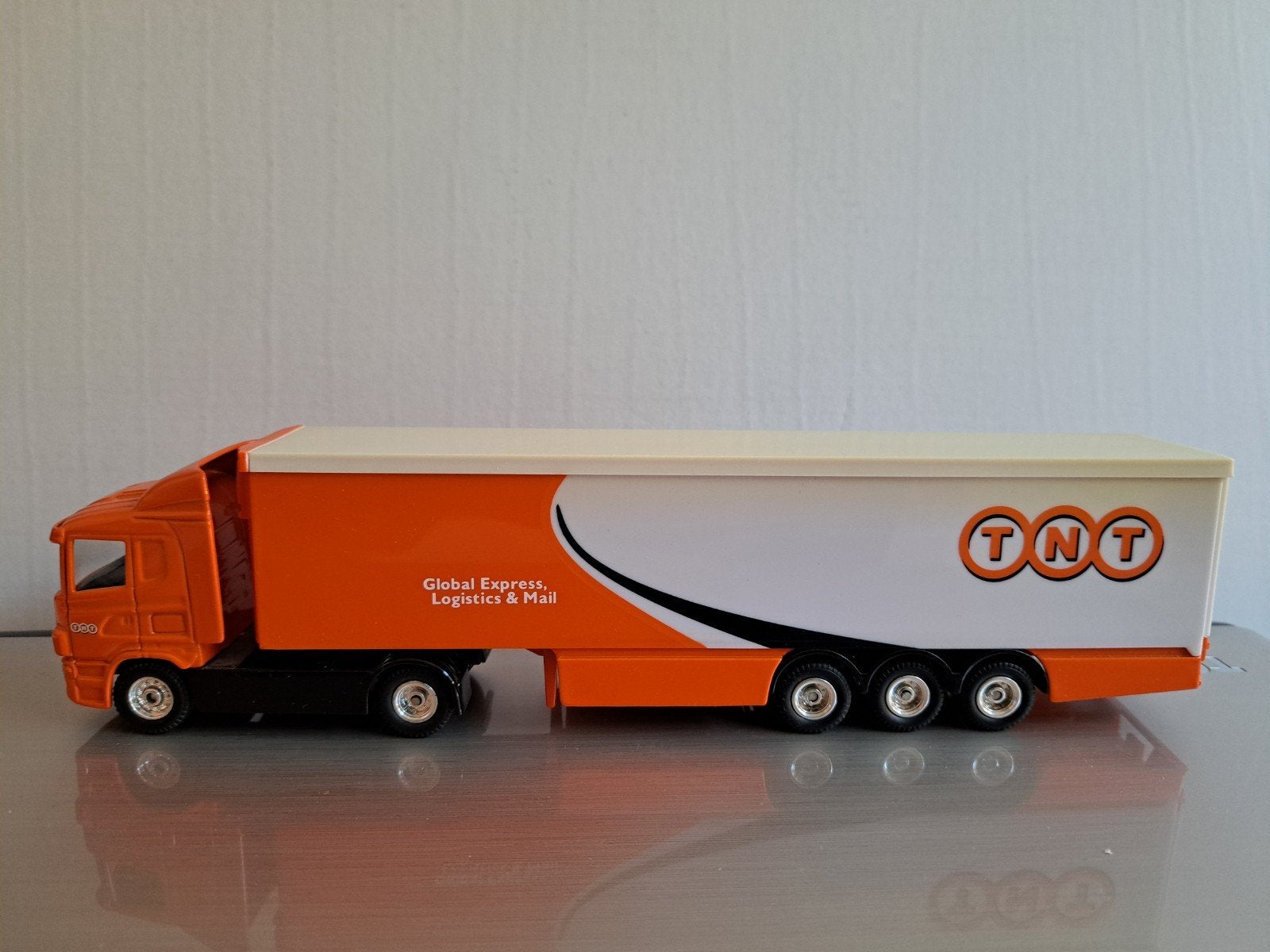 Scania Box Trailer, TNT, 1:64, Superhaulers serie, Hobby en Vrije tijd, Modelauto's | 1:87, Ophalen of Verzenden, Nieuw, Bus of Vrachtwagen