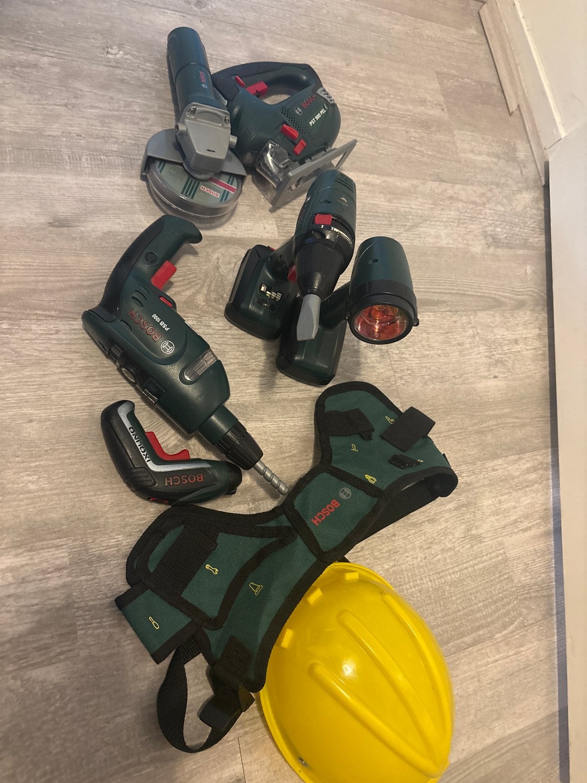 Gebruikt Bosch Kindergereedschap Set met Helm, Ophalen, Gebruikt, Bouwen, Met licht