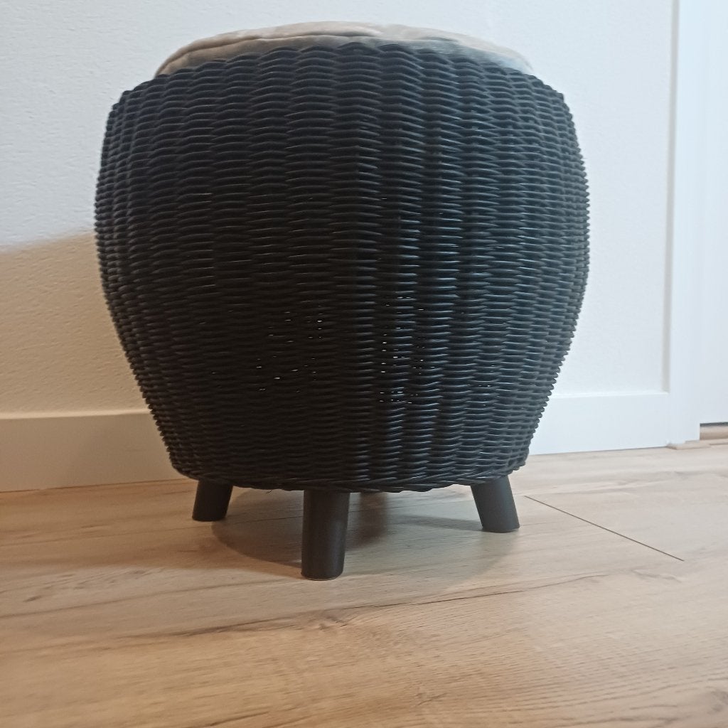 rotan krukje, Huis en Inrichting, Krukjes, Ophalen, Zo goed als nieuw, Hout