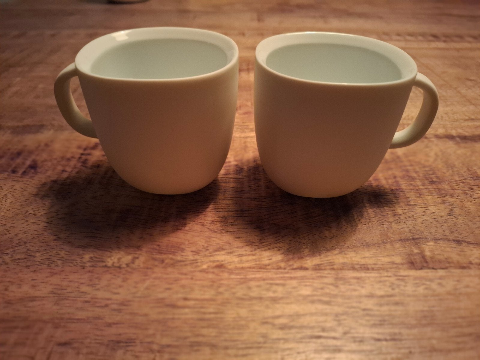 Nespresso kopjes (origineel) - 2 stuks - Zo goed als nieuw, Keramiek, Ophalen of Verzenden, Zo goed als nieuw, Overige stijlen
