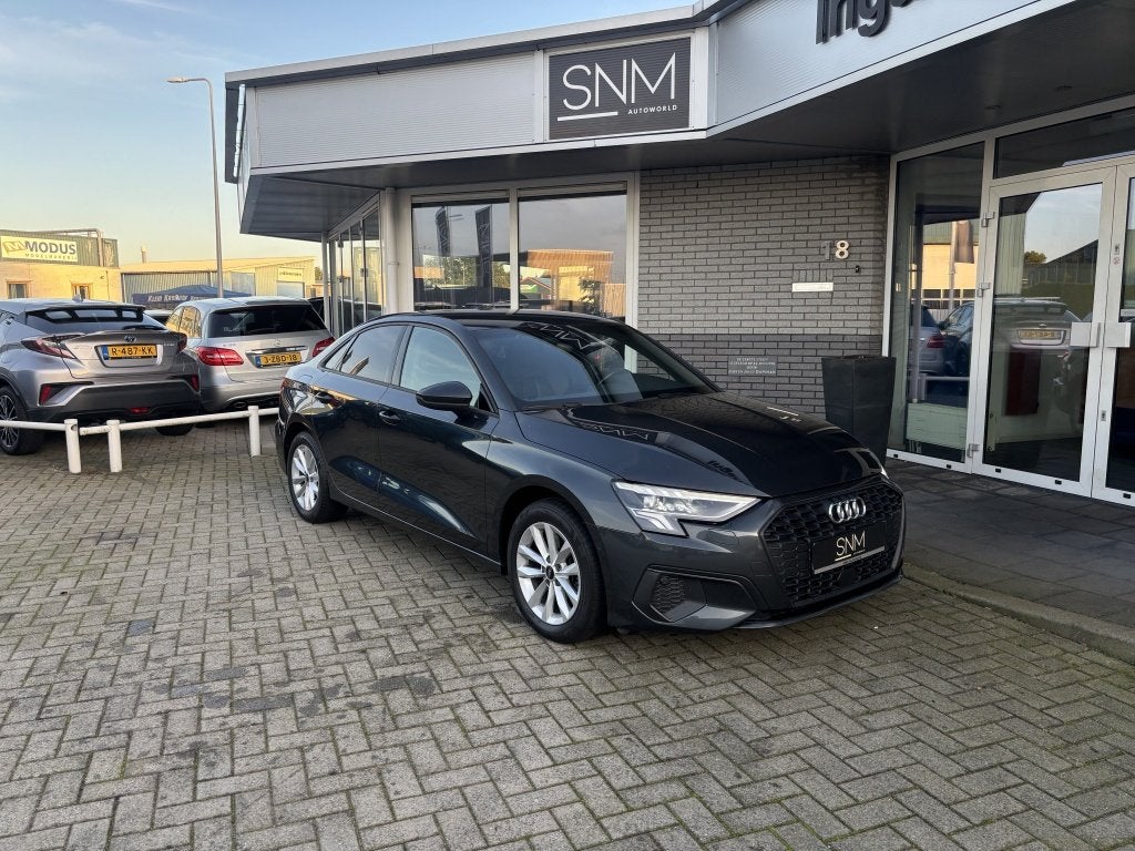 Audi A3 Limousine 30 TFSI basis, Auto's, Dealer onderhouden, Gebruikt, Euro 6, Leder