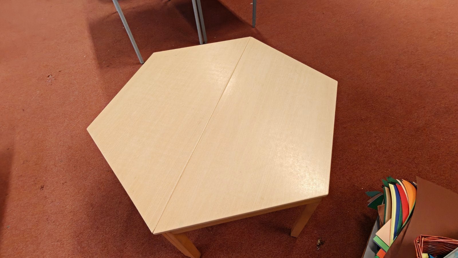 2 Stevige houten tafels voor BSO kinderen, Ophalen, Gebruikt, Overige typen