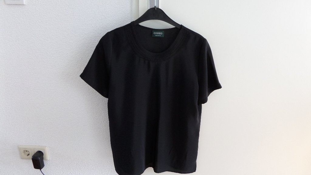 mooi glans zwarte topje mt 38/40 merk Canda C&A, Kleding | Dames, Maat 38/40 (M), Zwart, Ophalen of Verzenden, Zo goed als nieuw
