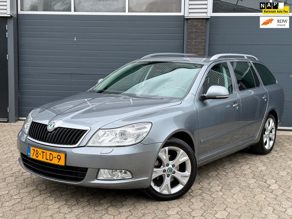 Skoda Octavia Combi 1.2 TSI Elegance Business Line|XENON|CLI, Auto's, Skoda, Bedrijf, Te koop, Octavia, ABS, Airbags, Airconditioning