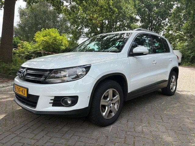 Volkswagen Tiguan 1.4 TSI 118KW BMT 2015 Wit, Auto's, 1800 kg, 4 cilinders, 160 pk, Bedrijf