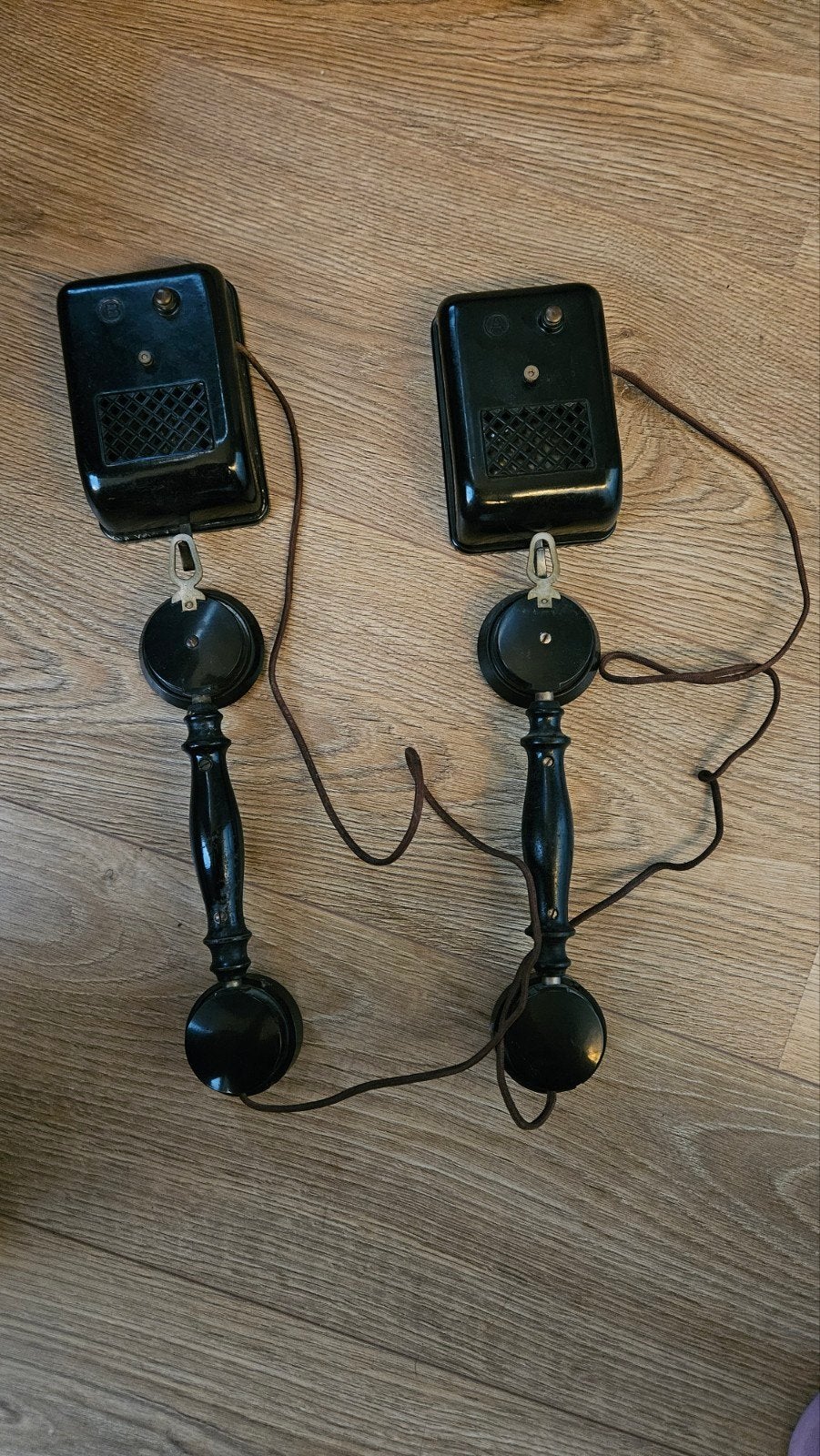 Antieke bakelieten telefoons (2 stuks), Telecommunicatie, Ophalen of Verzenden, Gebruikt, Bakeliet