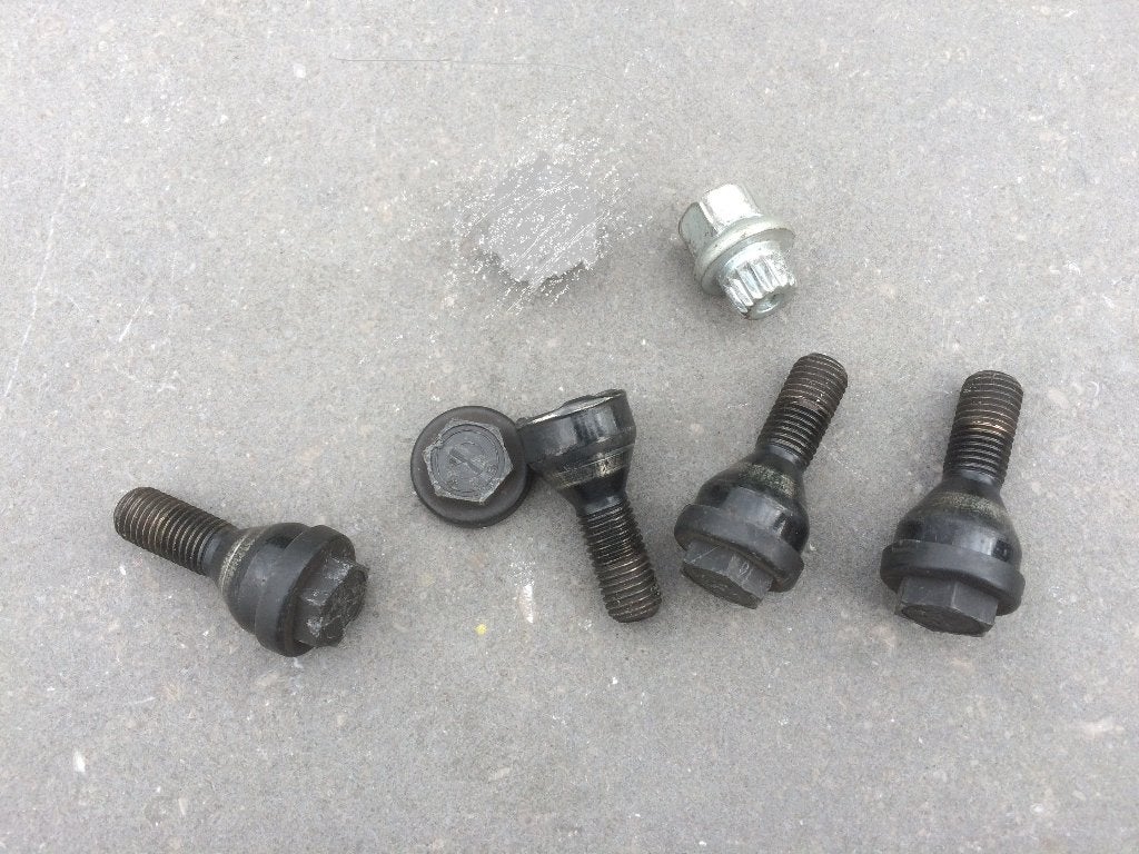 BMW Diefstalremmende wielbouten bmw M12 x 1,5 mm, Ophalen, Gebruikt, BMW