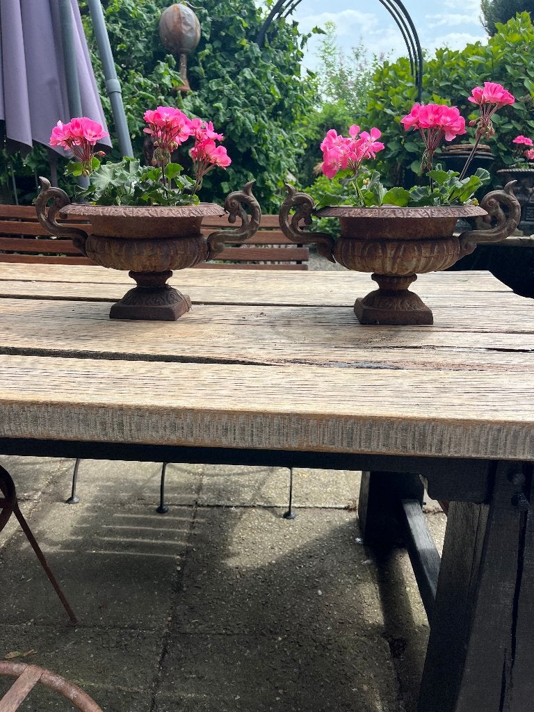 set gietijzeren oorvazen jardinieres, Ophalen, Gebruikt