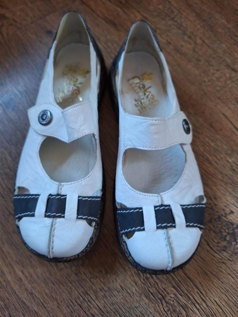 Nieuwe witte instappers van Rieker, maat 39, Nieuw, Ophalen of Verzenden, Rieker, Wit