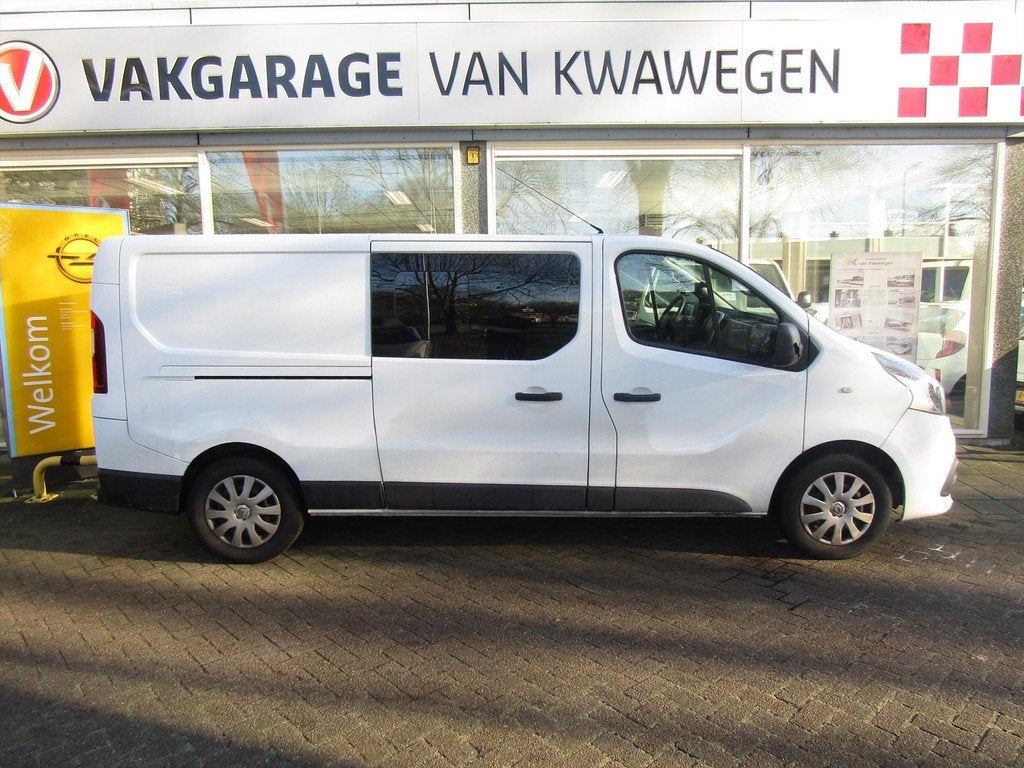 Renault Trafic DUBB. CABINE NAVI EXPORT/HANDEL EX BTW !, Auto's, Bestelauto's, Voorwielaandrijving, Euro 5, Gebruikt, 4 cilinders