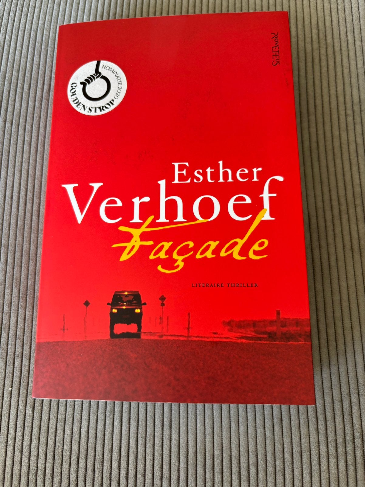 Facade - Esther Verhoef, Boeken, Thrillers, Zo goed als nieuw, Nederland, Ophalen of Verzenden