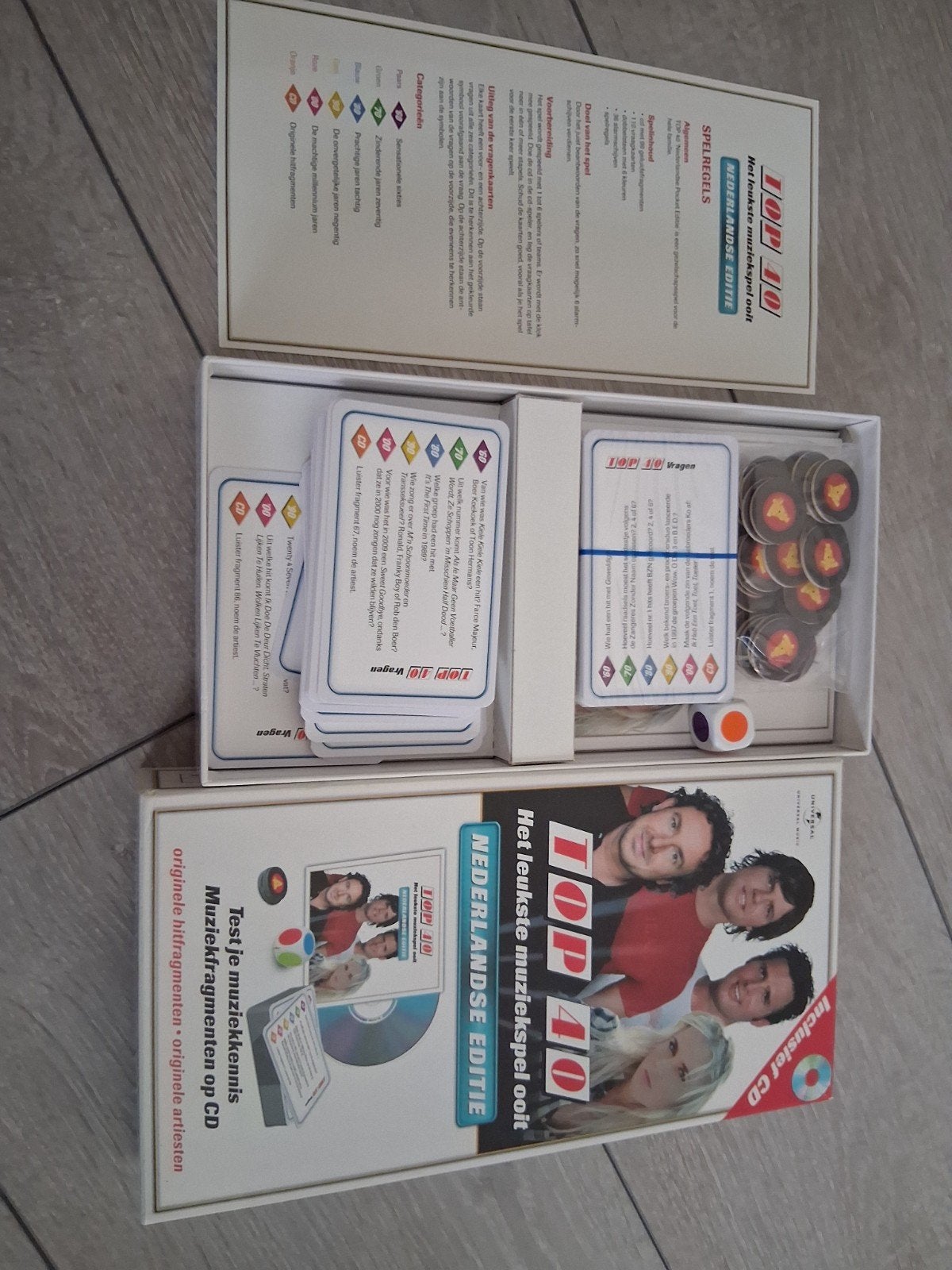 Top 40 Muziekspel - Nederlandse Editie met CD, Vijf spelers of meer, Ophalen of Verzenden, Gebruikt, Universal Music