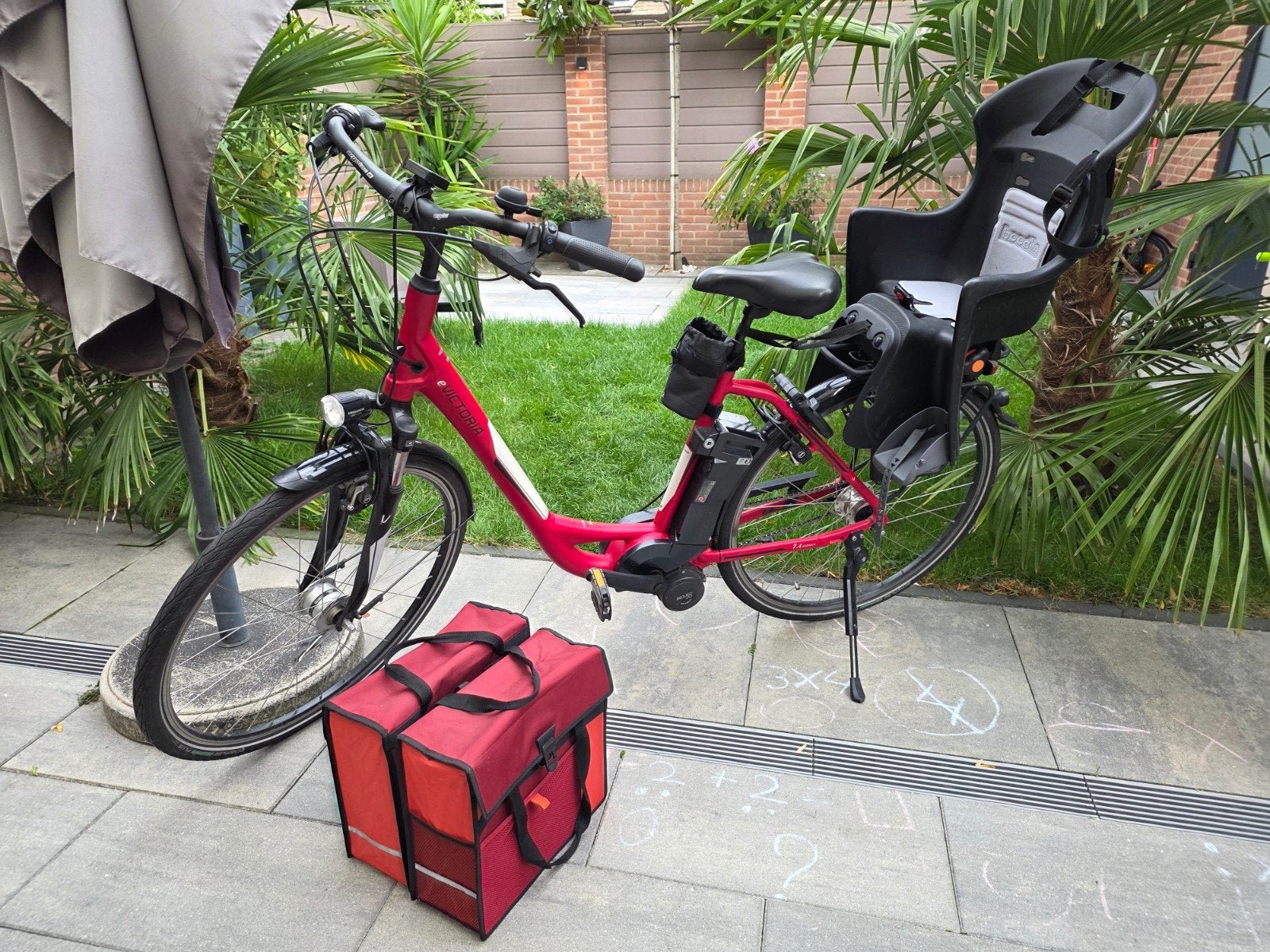 Victoria Urban E-bike met kinderzitje en fietstassen, Gebruikt, 51 tot 55 cm, 50 km per accu of meer, Ophalen