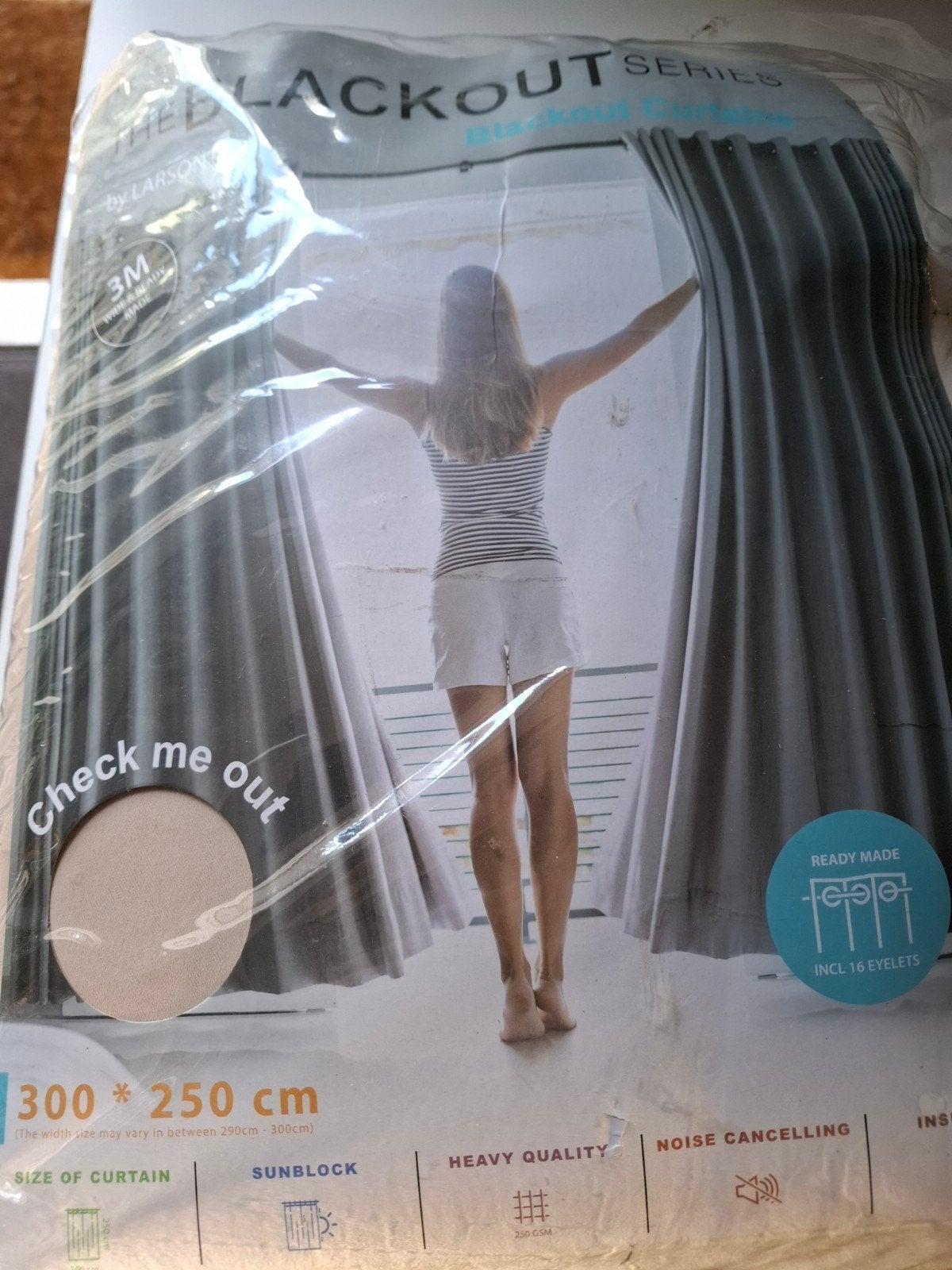 Nieuw verduisterend gordijn 300x250 cm -light taupe, Isolerend, Nieuw, Ophalen of Verzenden, Gordijn