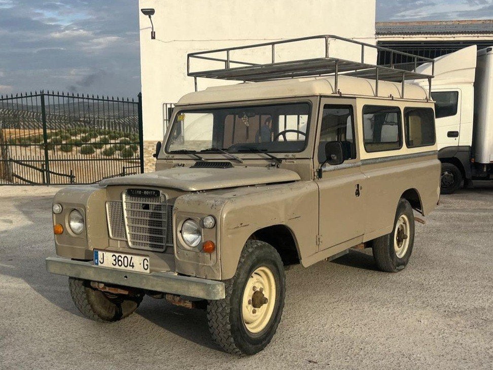 Land Rover 109, Series 3, 9 zitplaatsen, bj 1982, oldtimer, Land Rover, Zwart, Beige, Bedrijf