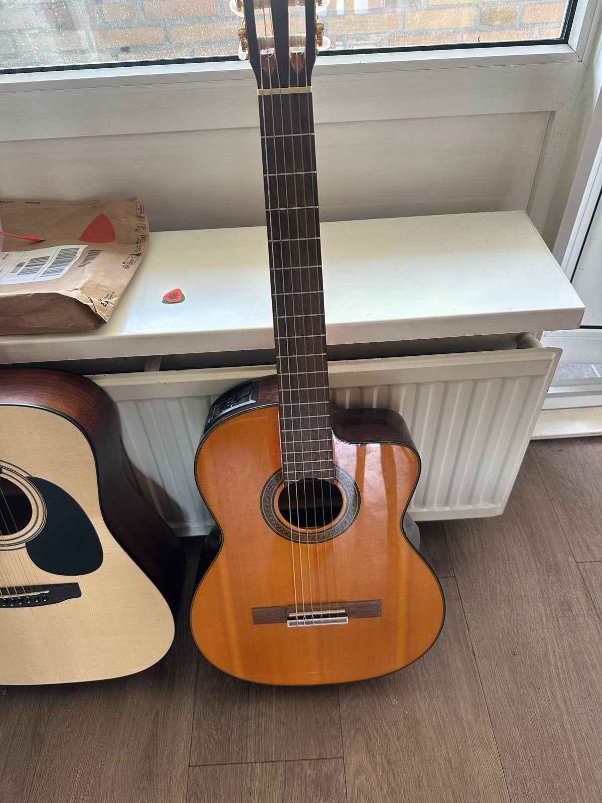 Takamine Klassieke Gitaar met Element en Tuner, Muziek en Instrumenten, Ophalen, Gebruikt, Klassieke of Spaanse gitaar, Met (piezo-)element
