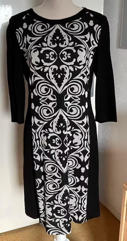 Gerry Weber jurk maat 42[v], Kleding | Dames, Jurken, Zo goed als nieuw, Maat 42/44 (L), Zwart, Knielengte, Ophalen of Verzenden