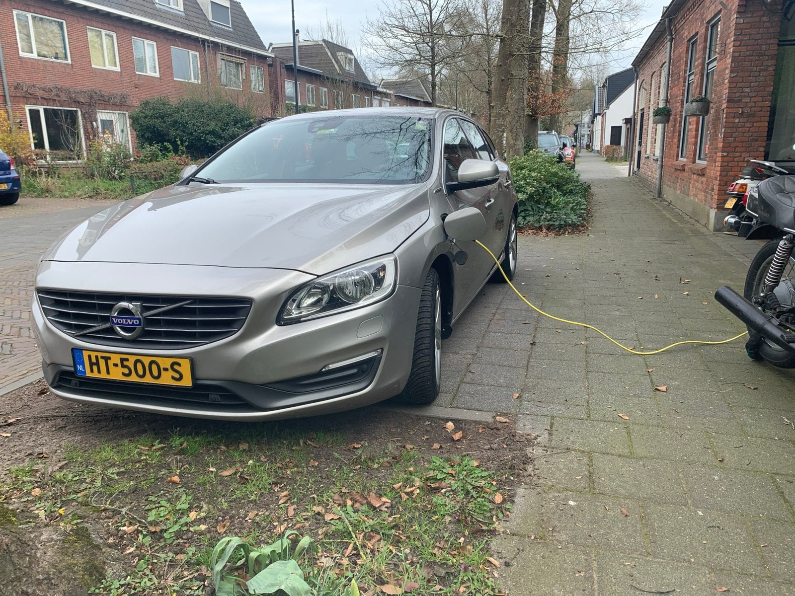 Volvo V60 D6 Twin Engine 288pk Geartronic AWD Plug In Hybrid, Automaat, 1800 kg, Vierwielaandrijving, Particulier