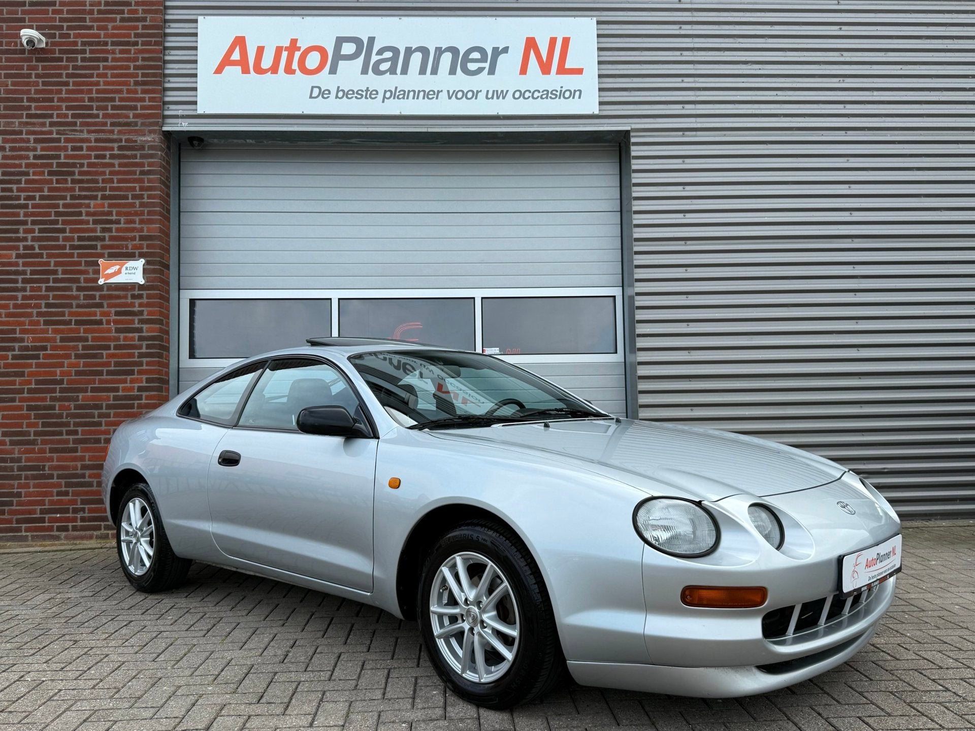 Toyota Celica 1.8i Limited! Airco! Leder! Schuifdak!, Gebruikt, Zwart, 4 cilinders, Handgeschakeld
