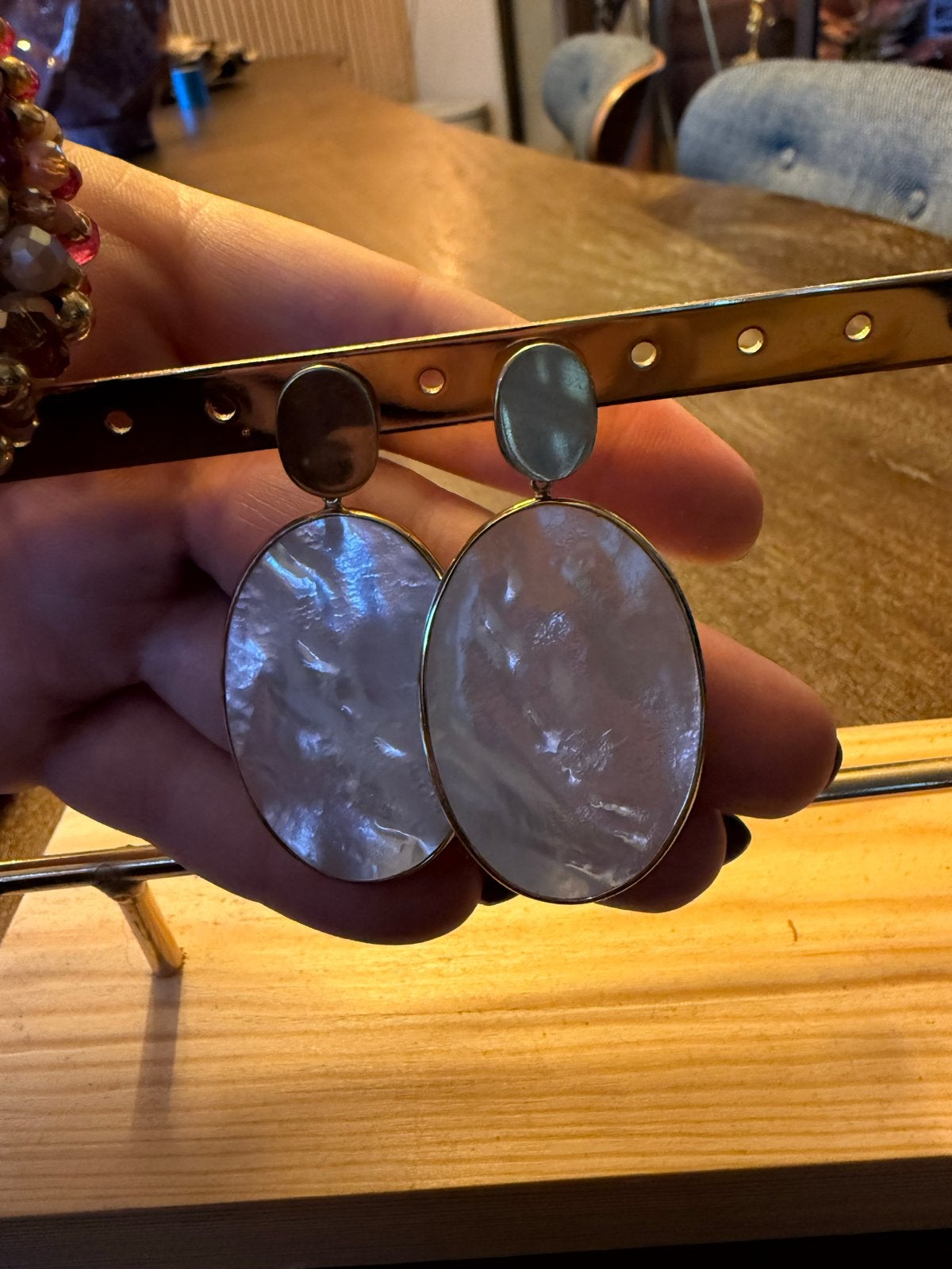 Lott Gioielli oorbellen Elegante Oorbellen met Parelmoerlook, Sieraden, Tassen en Uiterlijk, Overige materialen, Hangers, Wit